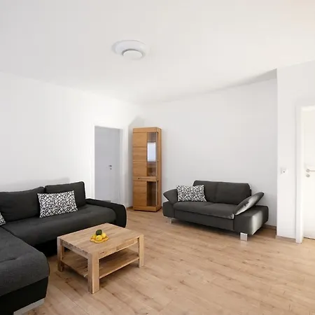 Sunlit Garden & Mountain Appartement *